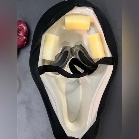 Vintage Scream Ghostface Mask with blood pump heart. 90s - Picture 3 of 4